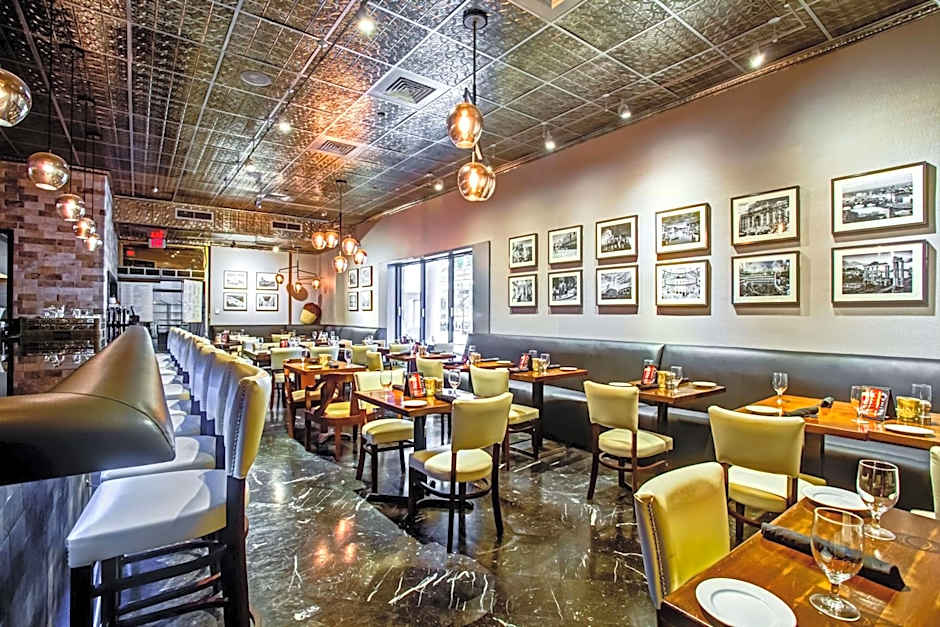 DoubleTree By Hilton Grand Hotel Biscayne Bay