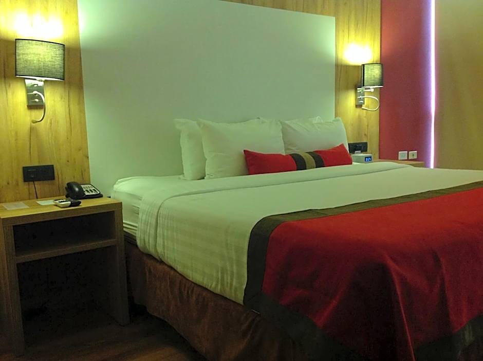 Ramada Panama Centro via Argentina