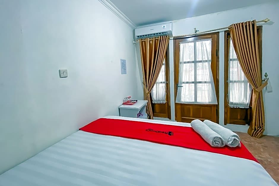 RedDoorz Syariah @ Sudirman Street Garut