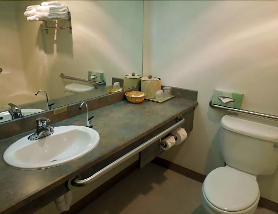 Paradise Inn & Suites at Lincoln City