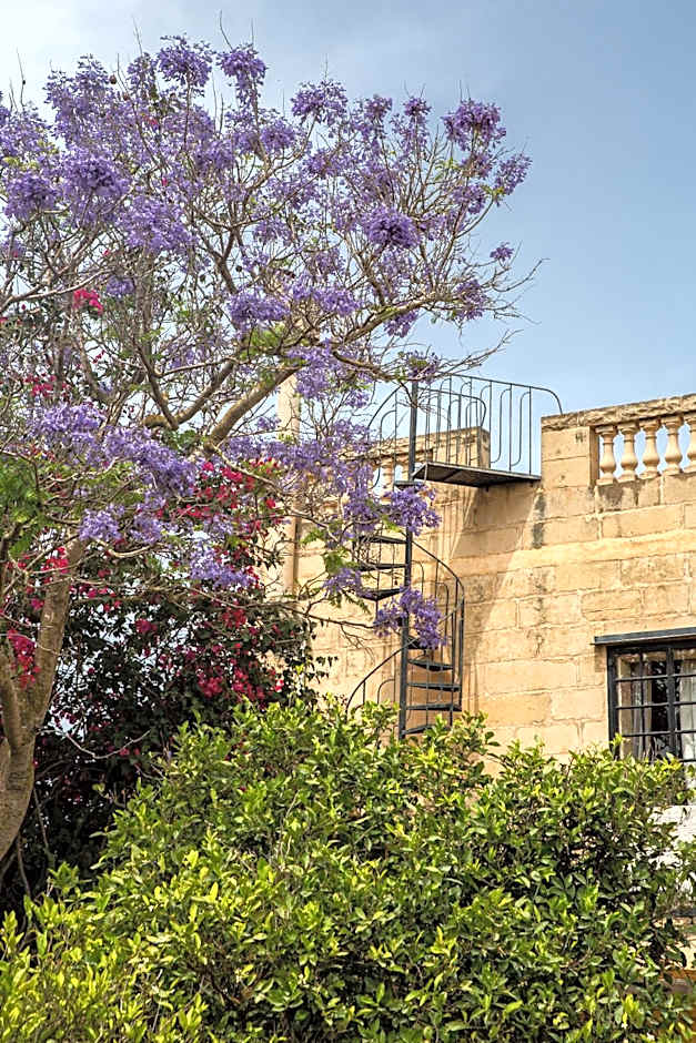 Ta' Bertu Host Family Bed & Breakfast