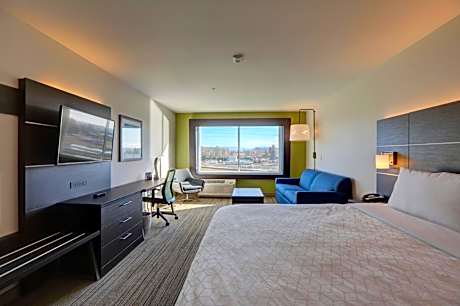 King Suite with Sofa Bed