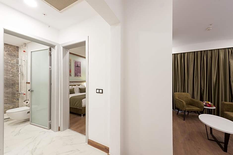 Photo 1 of 6 of Junior Suite