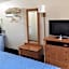 Value Inn - Livonia