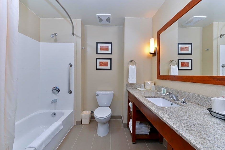 Comfort Suites Redding - Shasta Lake