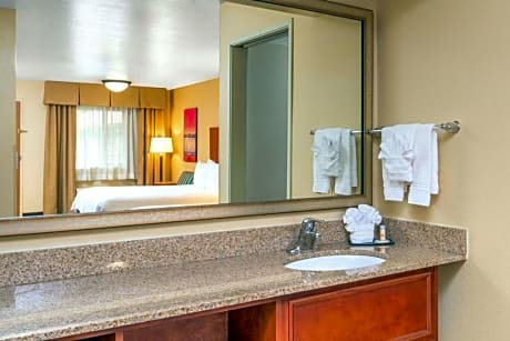 2 Queen Beds, Nonsmoking, Accessible