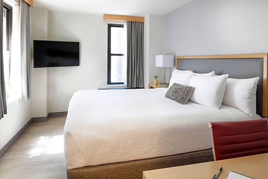 Hotel Saint Clair - Magnificent Mile