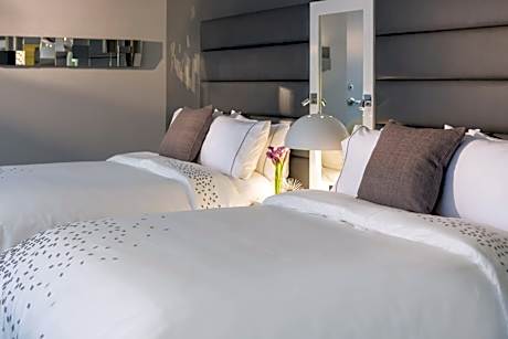 Signature Queen Room with 2 Queen Beds