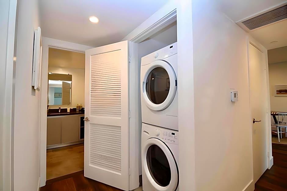 Los Angeles Premium Suites with Free Parking