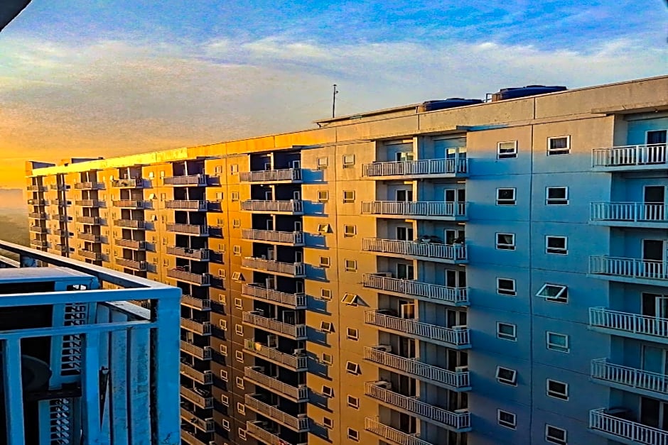 Queen Room 2 @ Grand Center Point Apartment