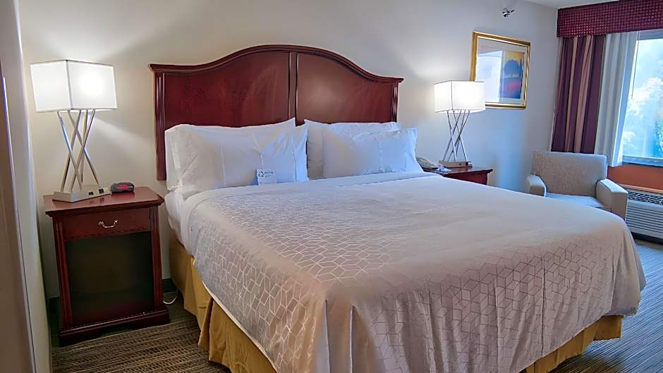 Photo 1 of 2 of 1 King Bed Suite