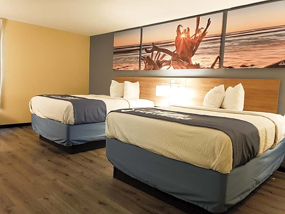 Days Inn & Suites by Wyndham Merrillville