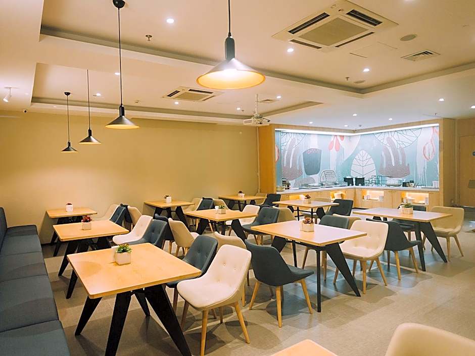 Hanting Hotel (Hefei Huaihe Road Pedestrian Street – Hefei, VA
