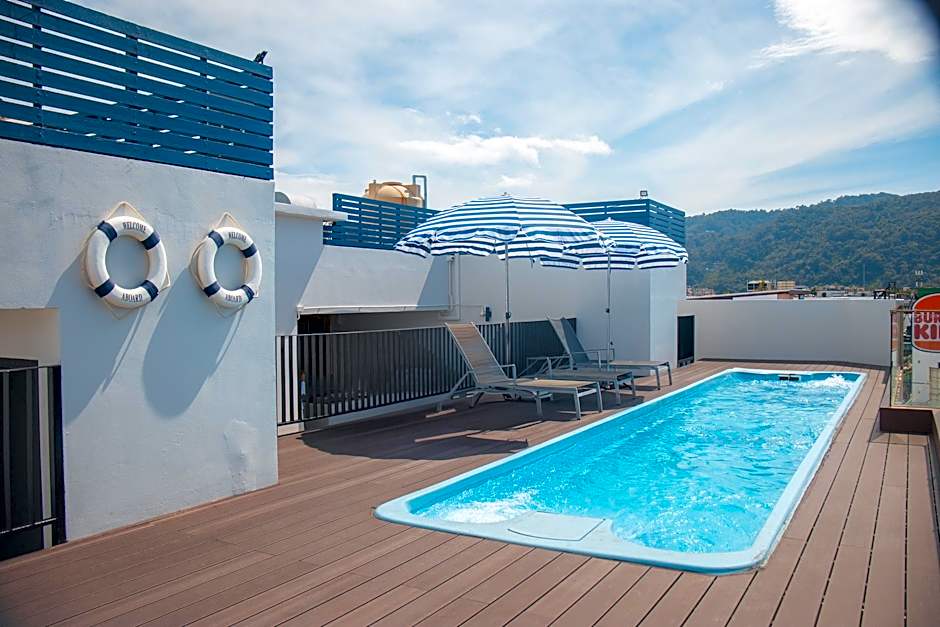 The Blue Pearl Kata Hotel