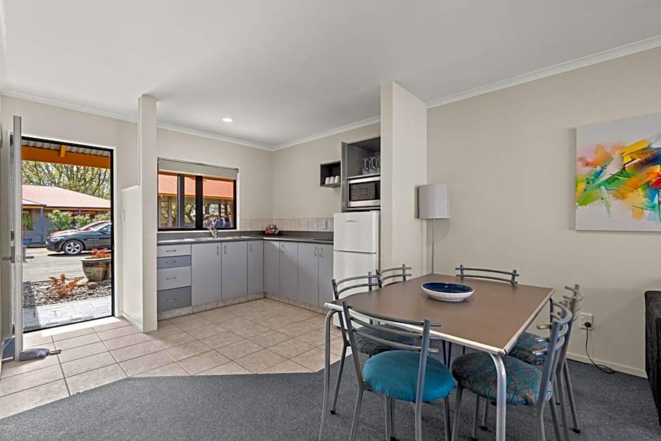 Oak Estate Motor Lodge