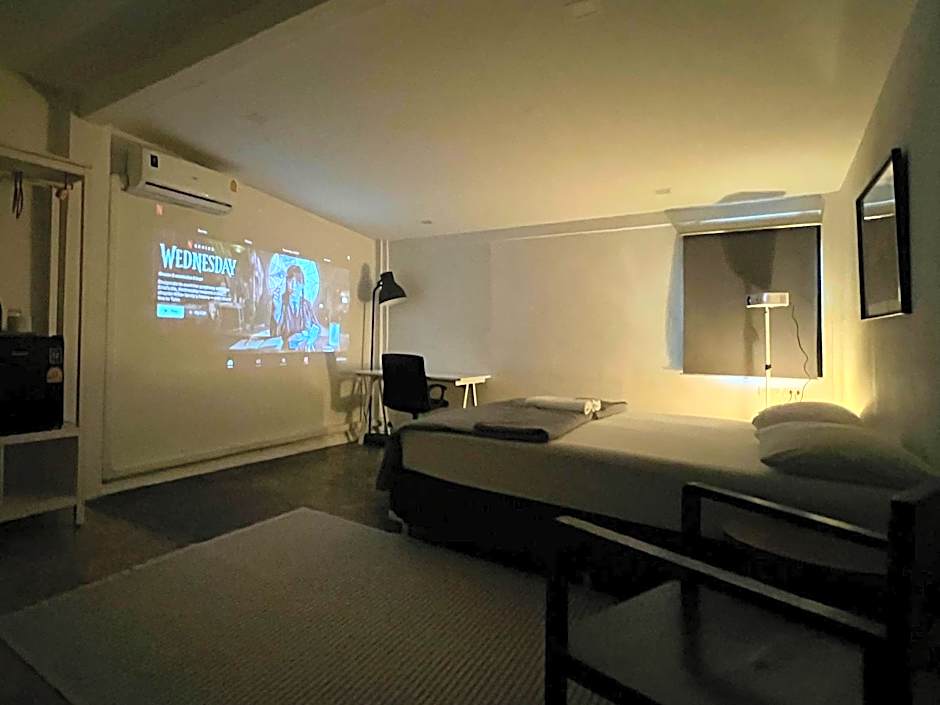 Chatel Samyan - Self check-in