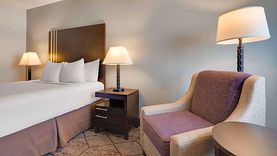 Best Western Plus Longbranch Hotel & Convention Center