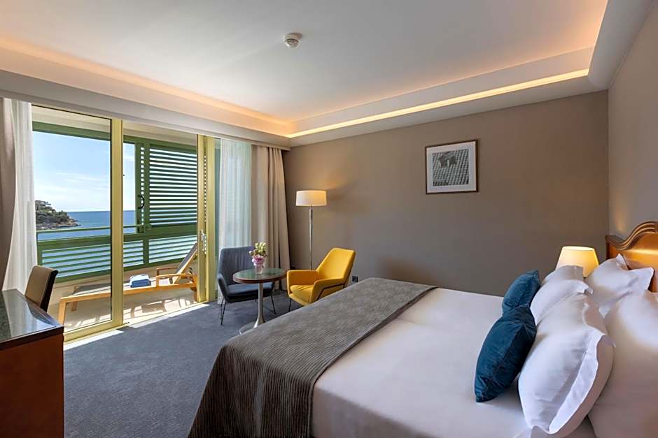 Hotel More