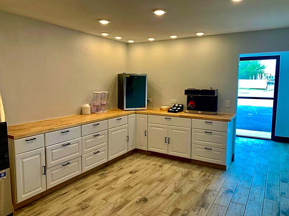 Rodeway Inn Midland South