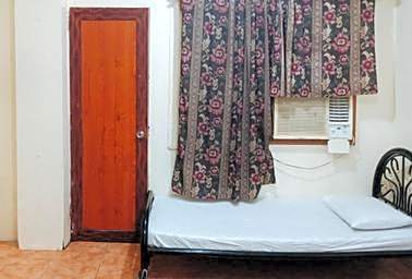 RedDoorz @ Plaza La Paz Iloilo City