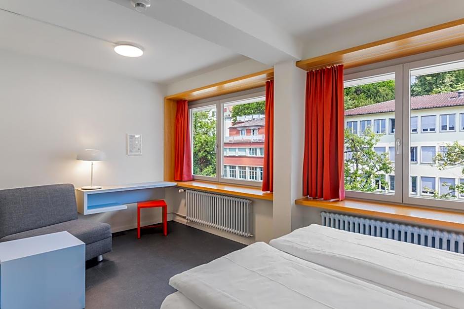 Hotel Marta - 1950's architecture in Zurich's vibrant old town, near main station