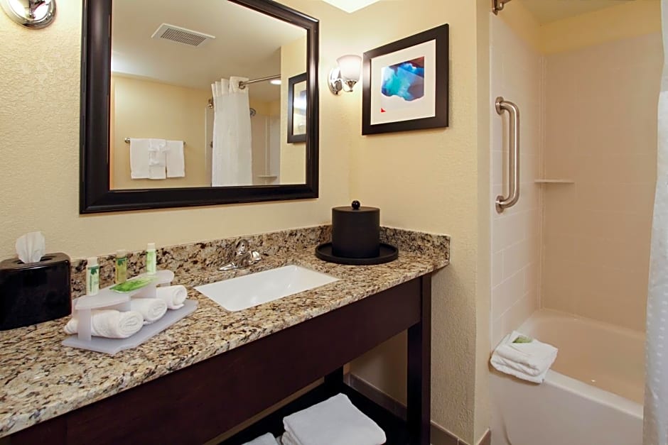 Holiday Inn Express Augusta Downtown, an IHG Hotel