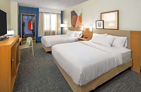 2 Queen Beds