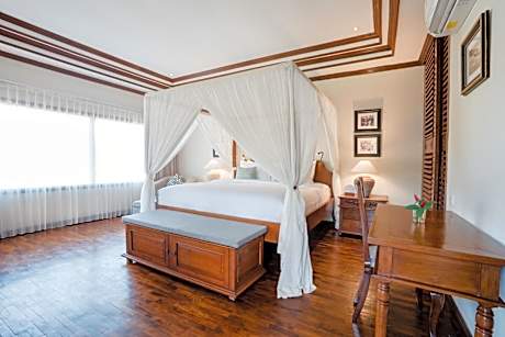 Premier Garden Suite