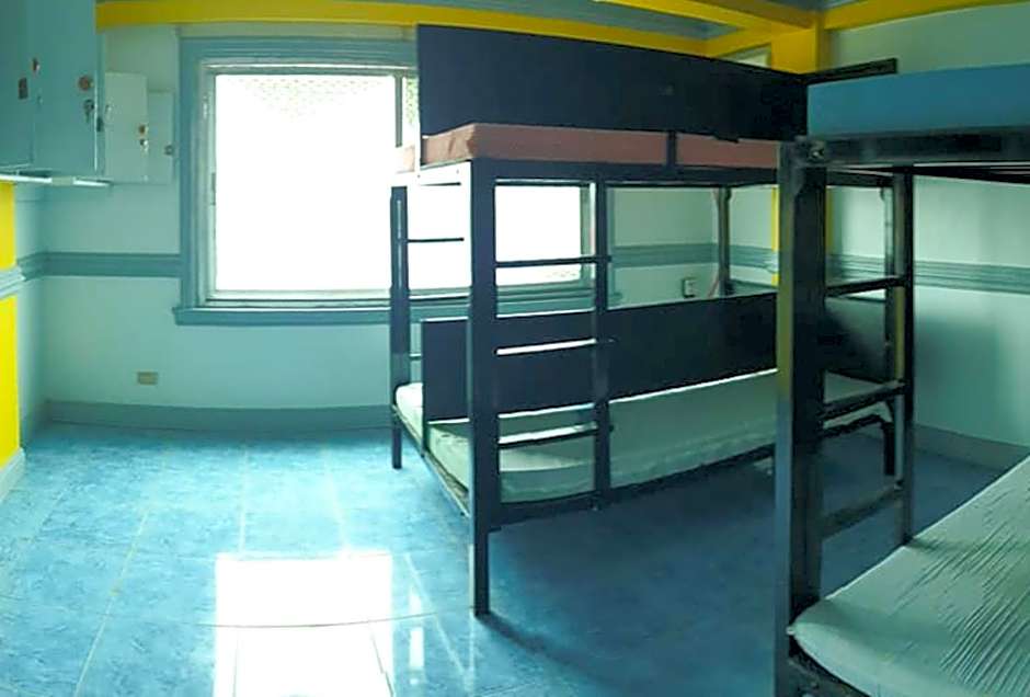 RGL Pinamalayan Condotel by RedDoorz