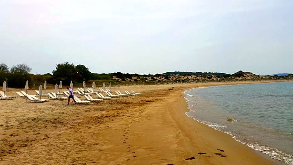 Romanos Beach Villas