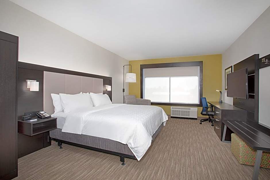 Photo 1 of 3 of 1 King Bed, Mobility Accessible, Roll in Shower