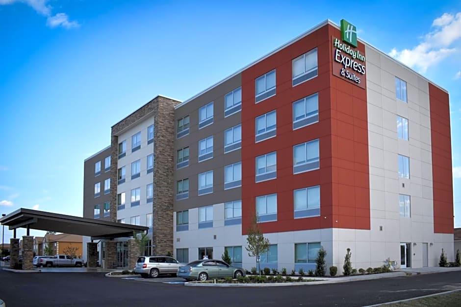 Holiday Inn Express & Suites West Memphis
