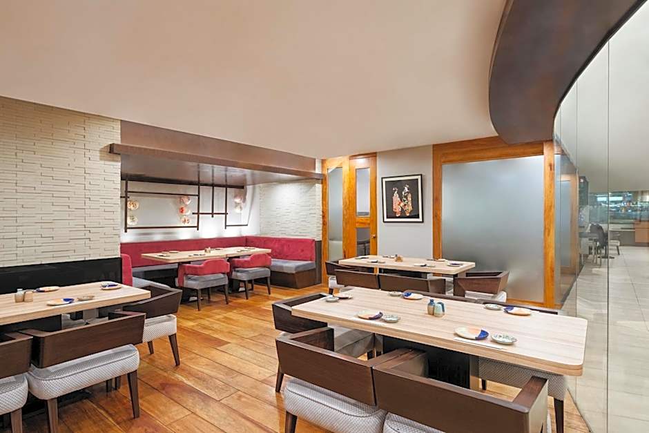 Jen Manila by Shangri-La