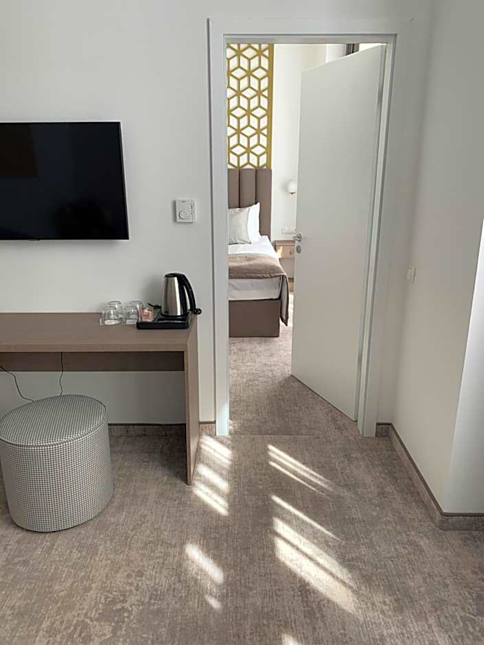 Mera Hotel