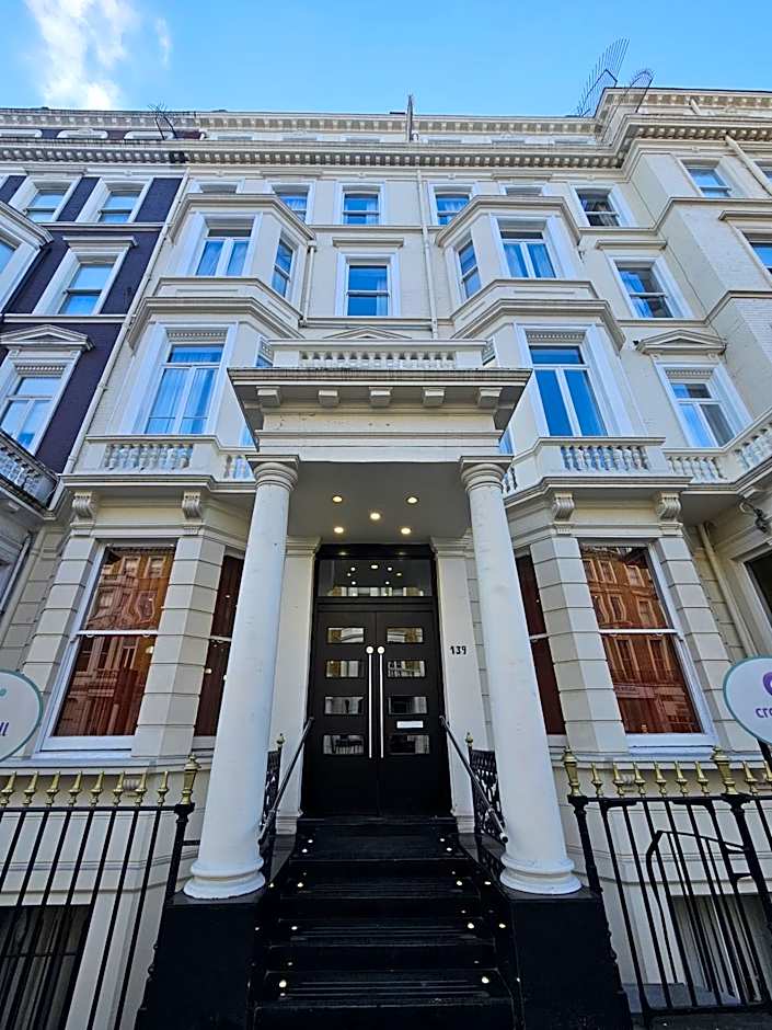 Cromwell International Hotel