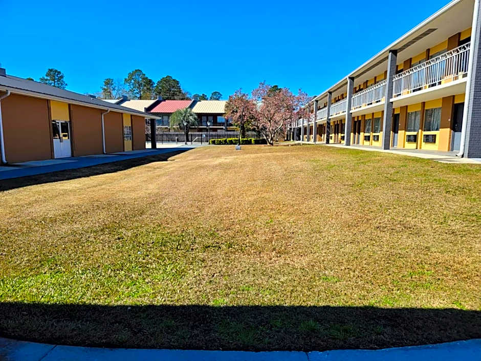 Executive Inn & Suites