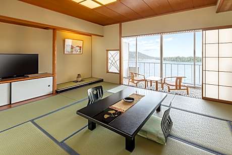 Japanese-Style Room