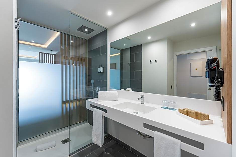 Occidental Roca Negra - Adults Only