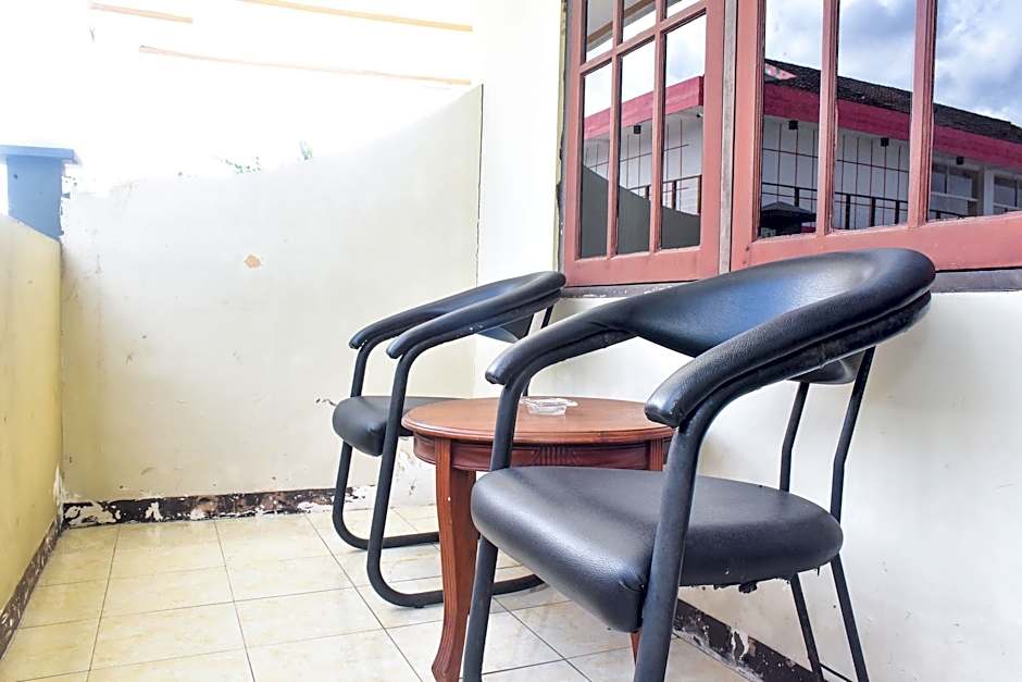 RedDoorz Plus @ Tirta Kencana Hotel