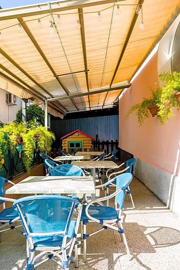 Hotel Cesari