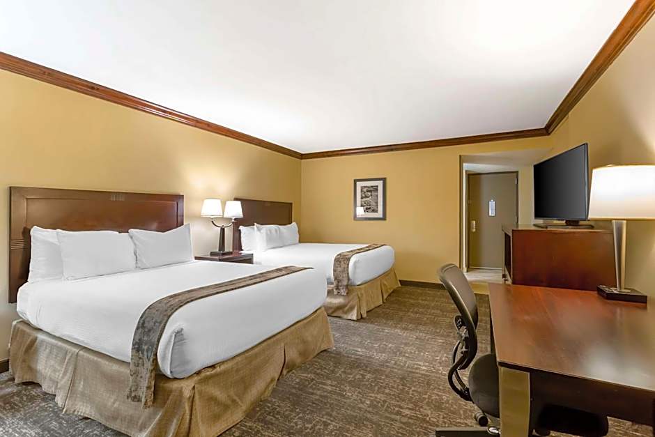 Best Western Plus Raton Hotel