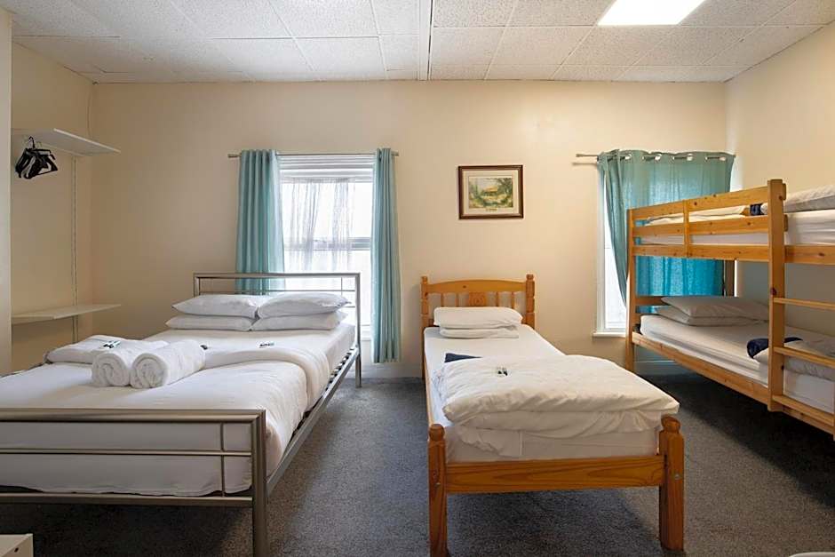 100 Pipers Hotel
