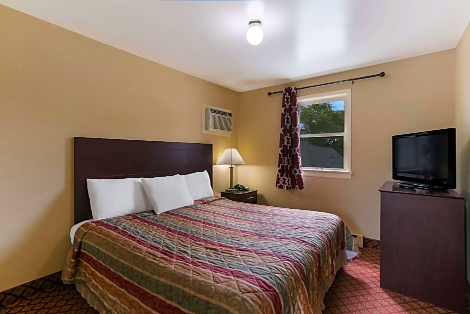 Rodeway Inn & Suites