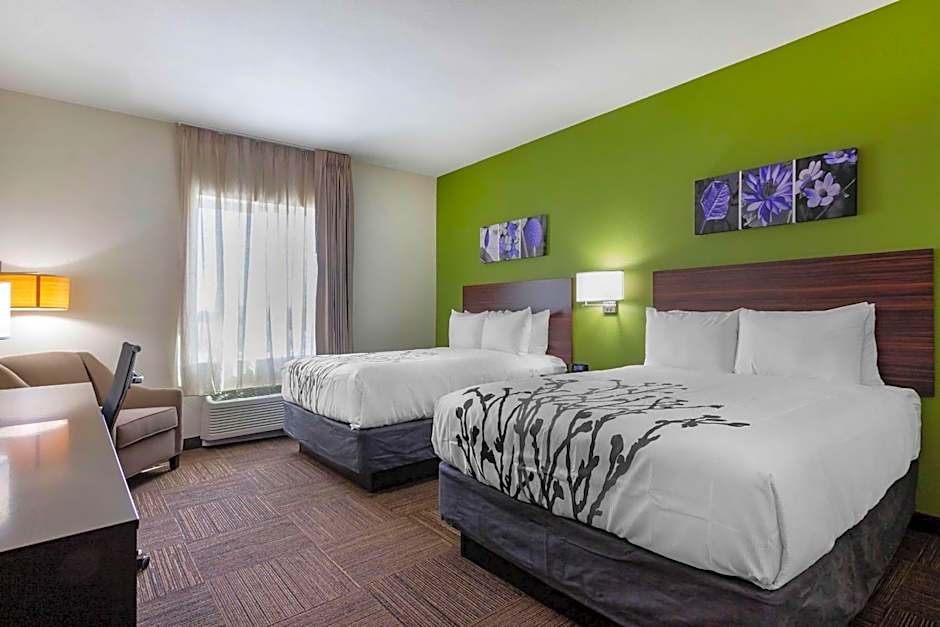 Photo 1 of 4 of 2 Queen Beds, Accessible
