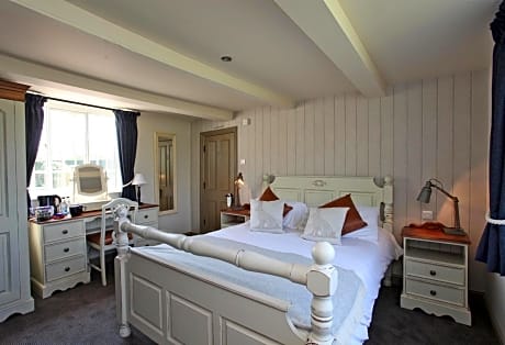 Standard Double Room with Bath