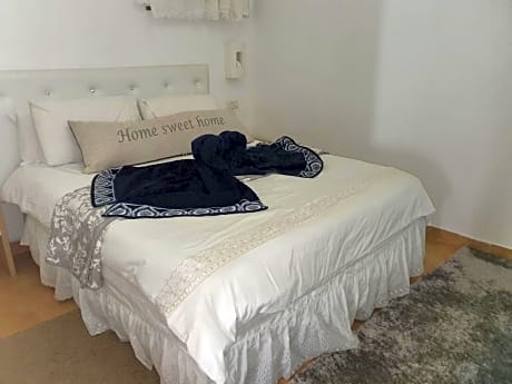 Zimmer Belev HaKikar- Dead sea