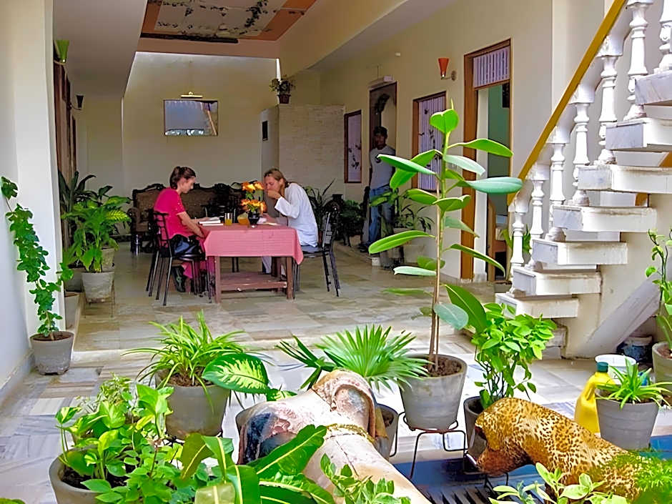 Hotel Saniya Palace – Agra, NC