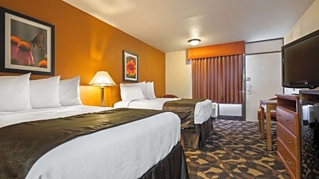 Double Room with Two Double Beds - Disability Access/Smoking
