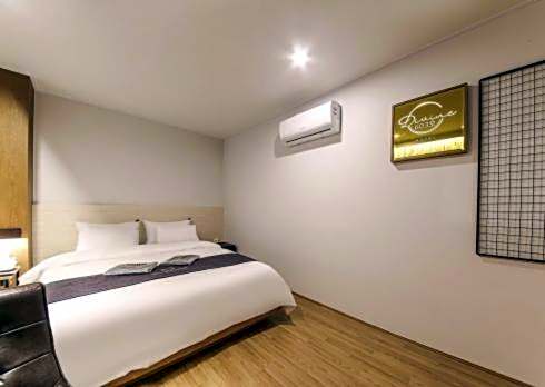 Gwangju Chungjangro Divine Hotel