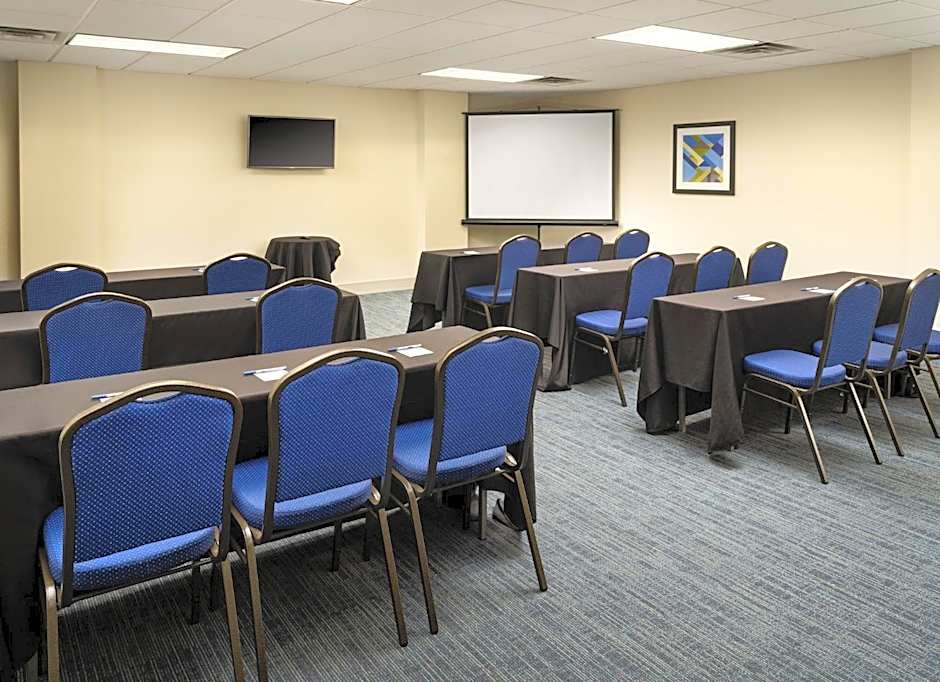 Holiday Inn Express Hotel & Suites Irving DFW Airport North By IHG